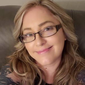 Meet your Posher, Ellie